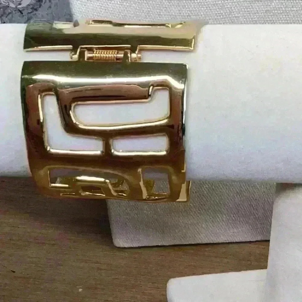 N/A statement clamper